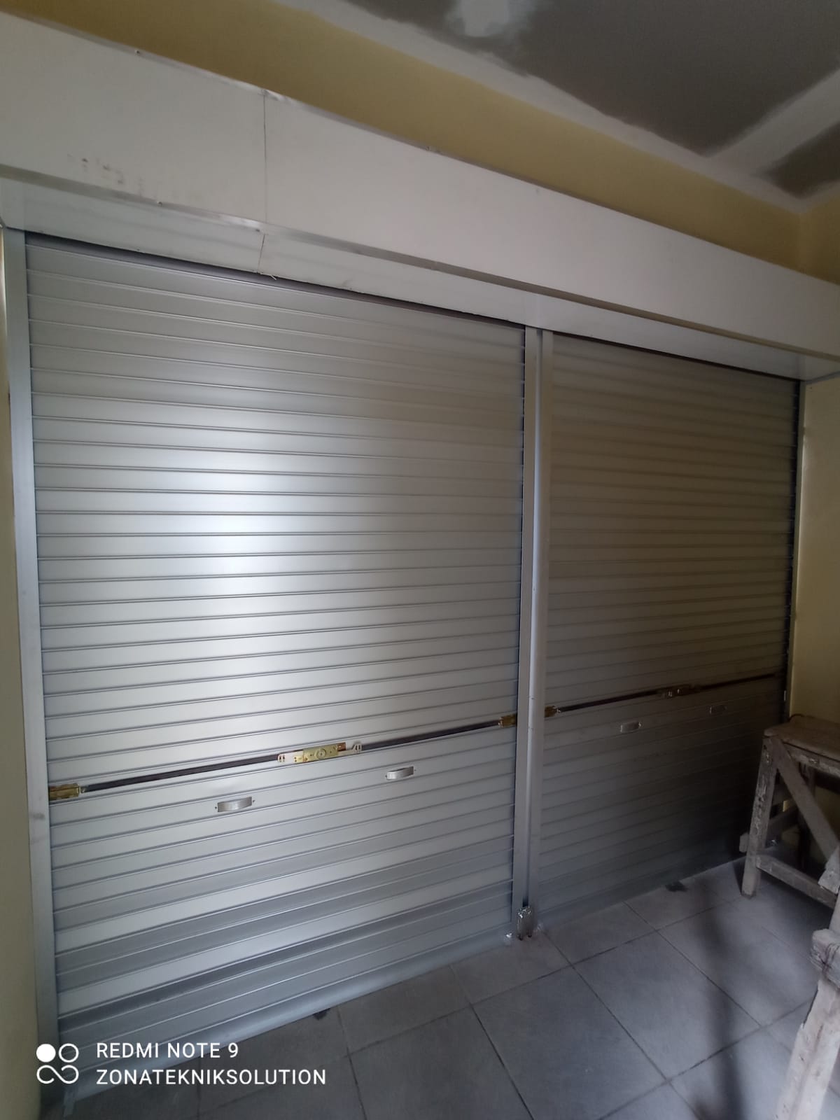 Pengerjaan rolling door proyek 4